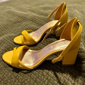 NEVER WORN Ted Baker ankle strap midi heel shoes Size 37.5